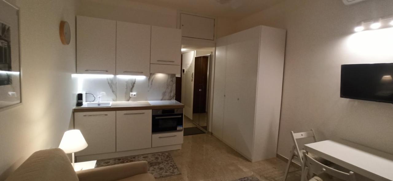 Apartamento Smart Studio Porta Venezia Milán Exterior foto